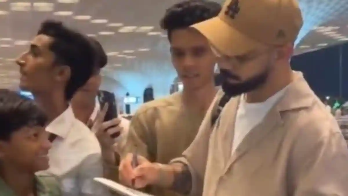 Fan Breaks Down in Tears After Receiving Virat Kohli's Autograph in Auckland